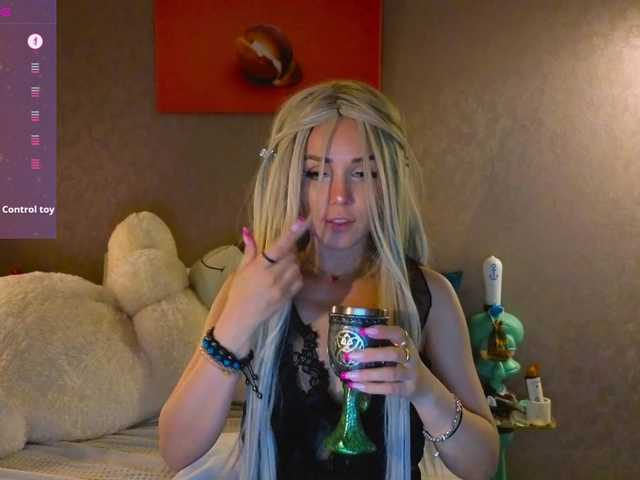 sonya-love live sex show