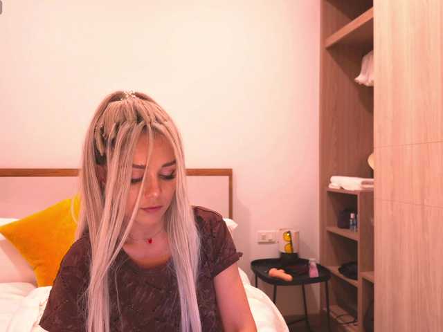 Sonya-Love live webcam show