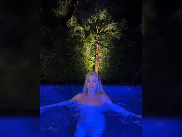 Sonya-Love live webcam show