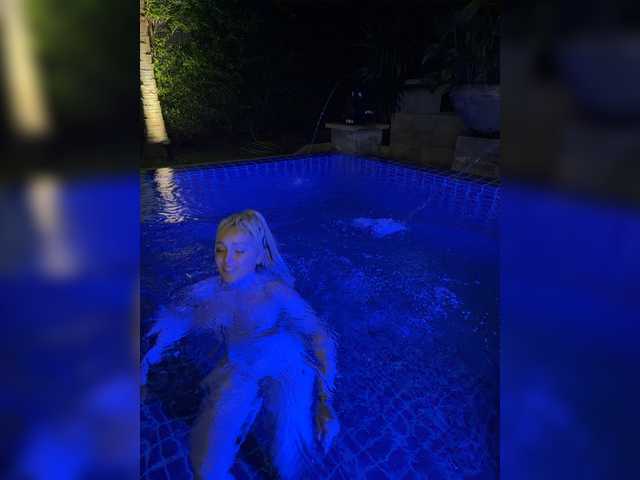 Sonya-Love live cam on BongaCams