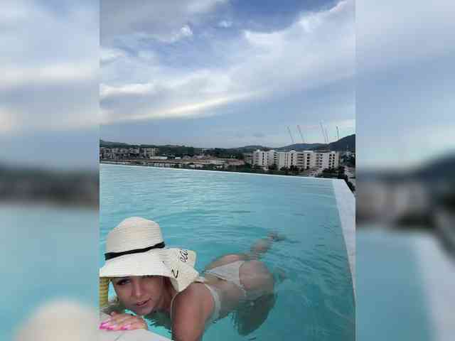 Sonya-Love webcam