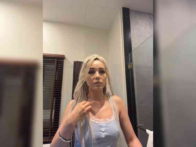 Sonya-Love webcam