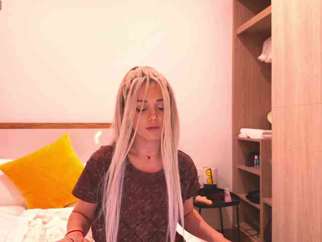 online cam Sonya-Love