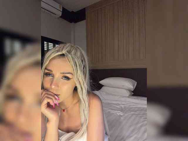 Sonya-Love webcam