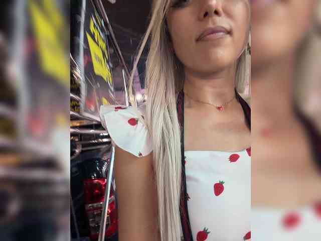 Sonya-Love webcam