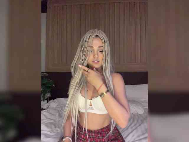 Sonya-Love webcam