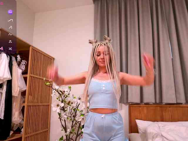 Sonya-Love Sex Cam Show