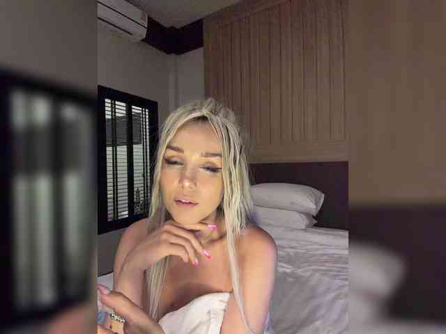 Sonya-Love webcam