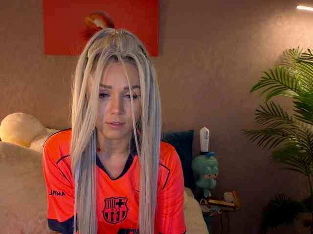 Sonya-Love webcam