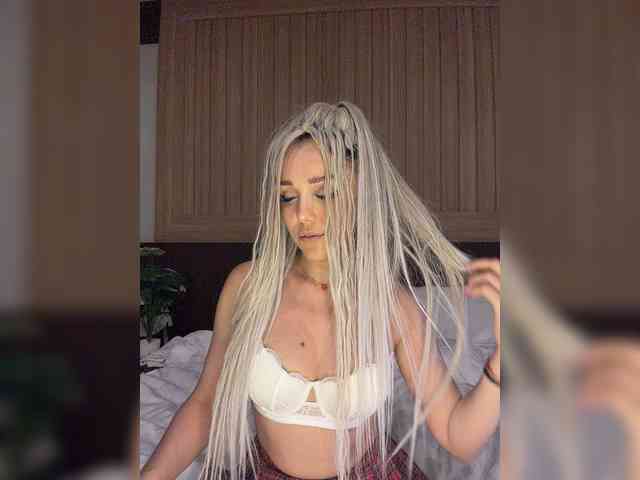 Sonya-Love webcam
