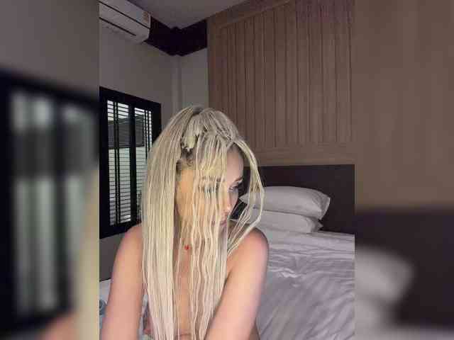 Sonya-Love webcam