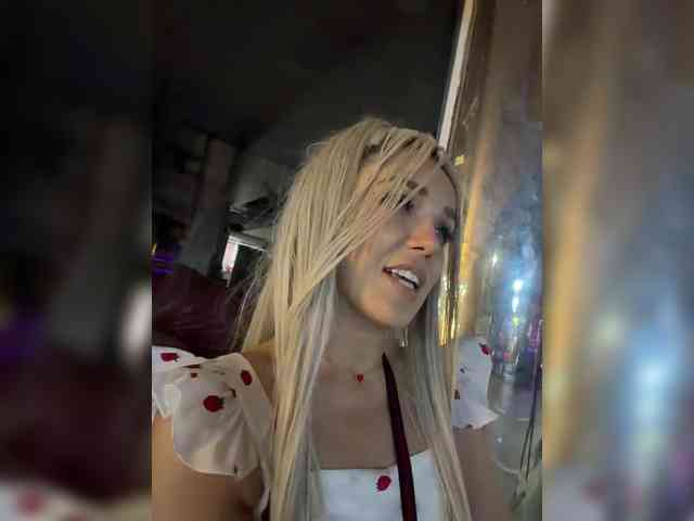 Sonya-Love webcam
