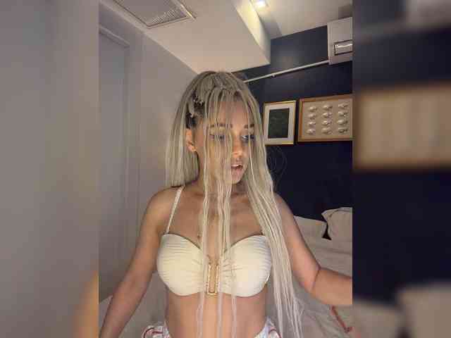 Sonya-Love webcam