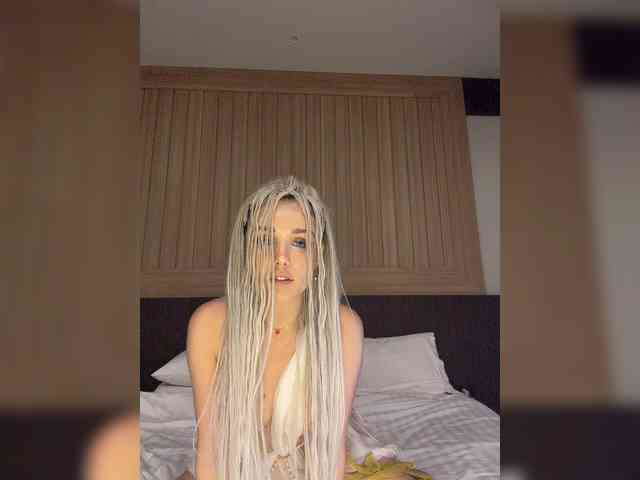 Sonya-Love webcam