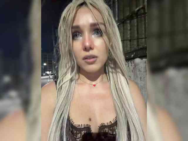 Sonya-Love webcam