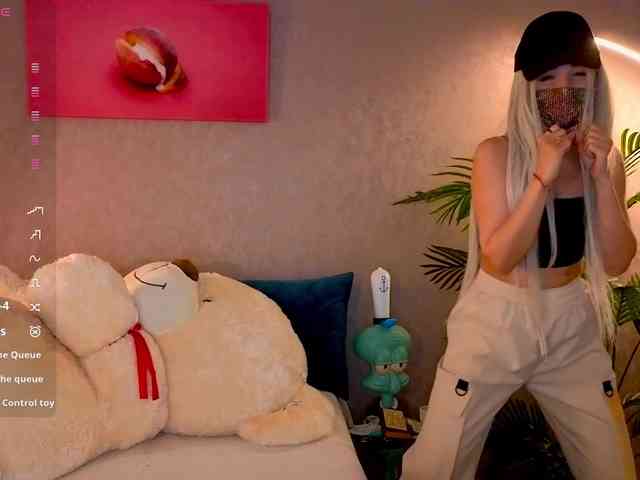 Sonya-Love webcam