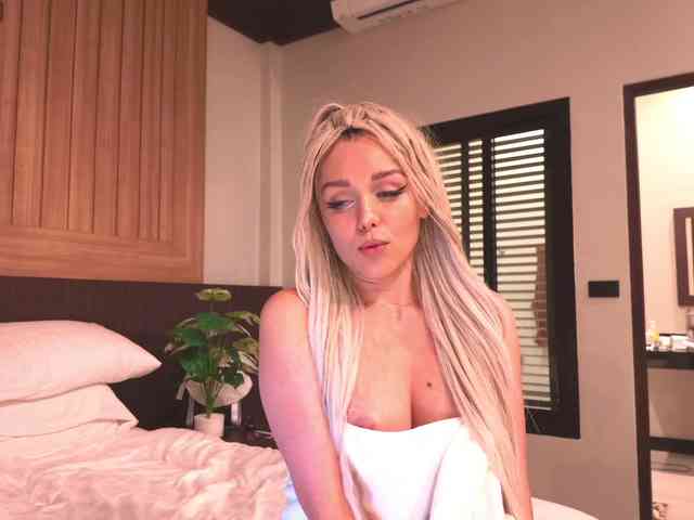 Sonya-Love webcam