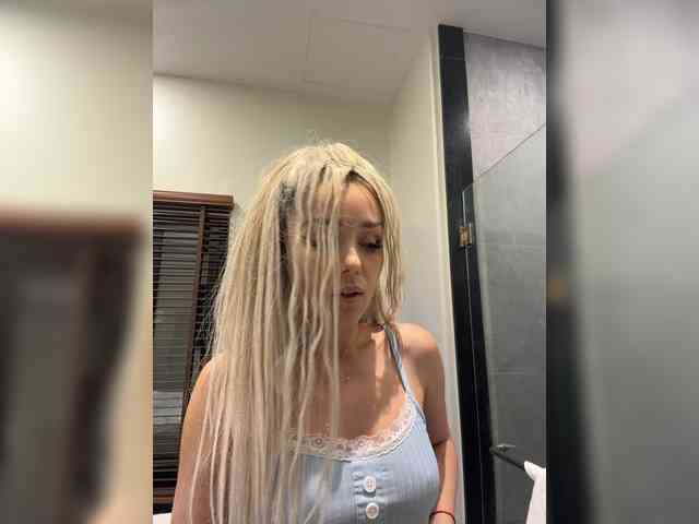 Sonya-Love webcam