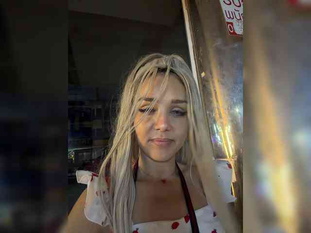 Sonya-Love webcam