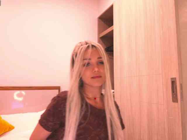 Sonya-Love webcam