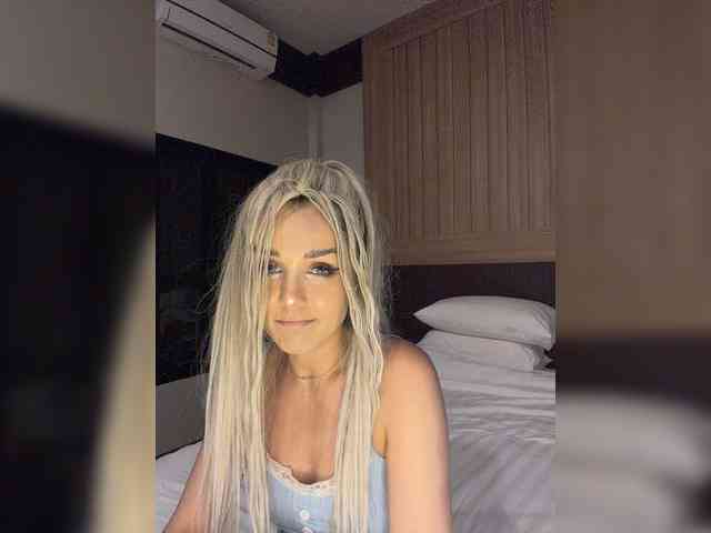 Sonya-Love webcam