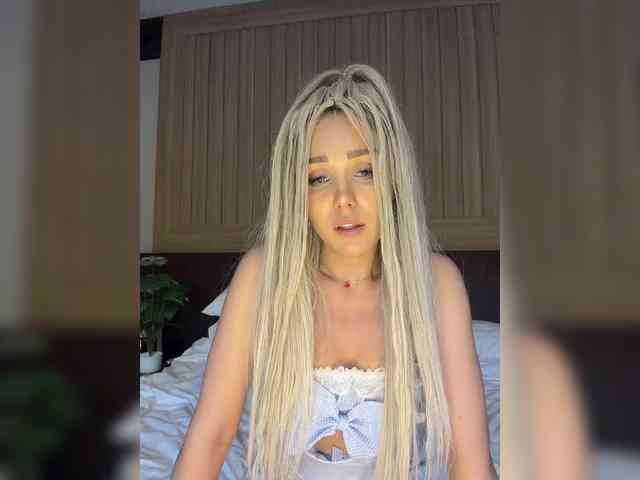 Sonya-Love webcam