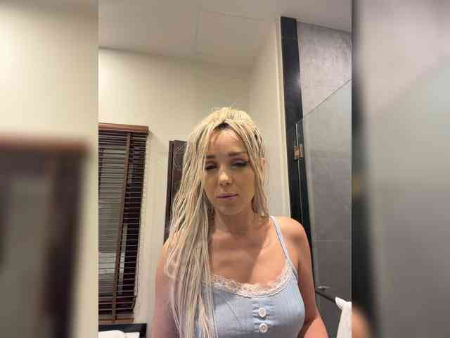 Sonya-Love webcam