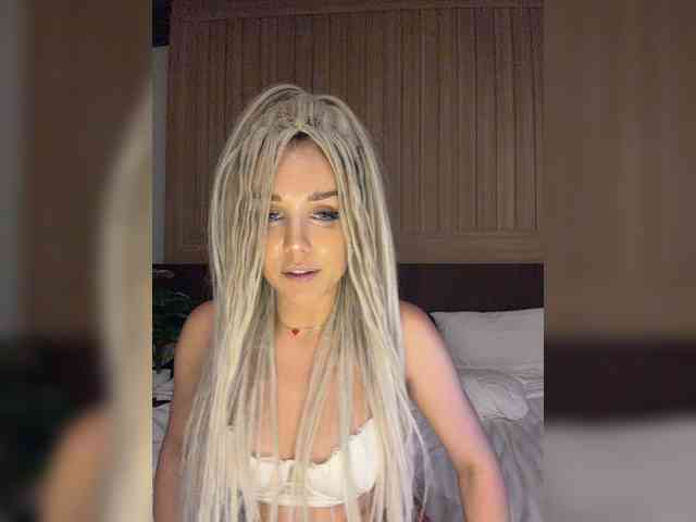 Sonya-Love webcam