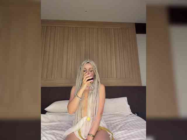 Sonya-Love webcam