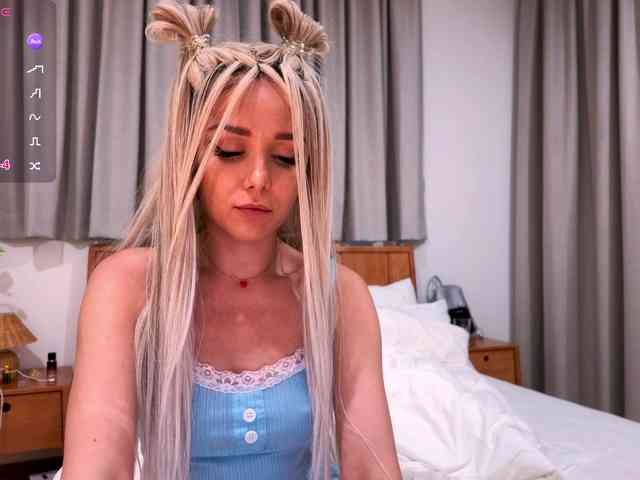 Sonya-Love webcam