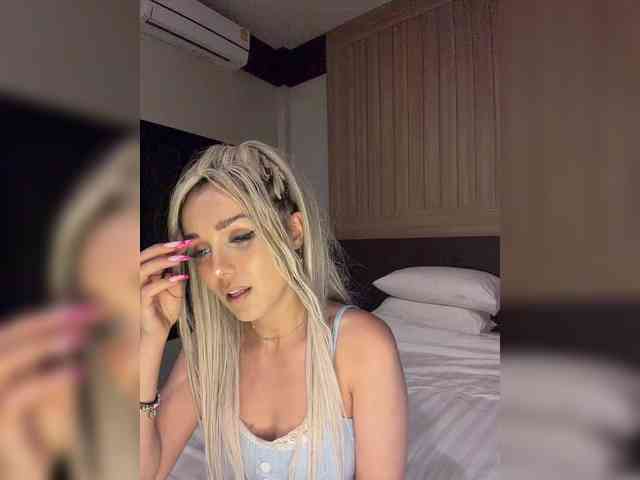 Sonya-Love webcam