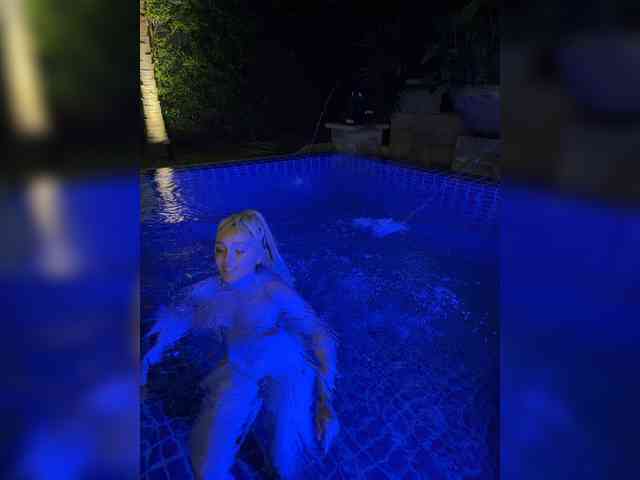 Sonya-Love webcam
