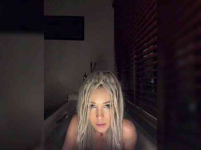 Sonya-Love webcam