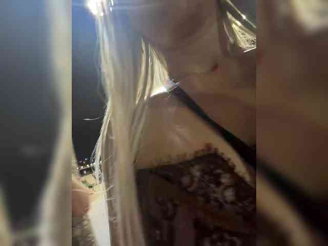 Sonya-Love webcam