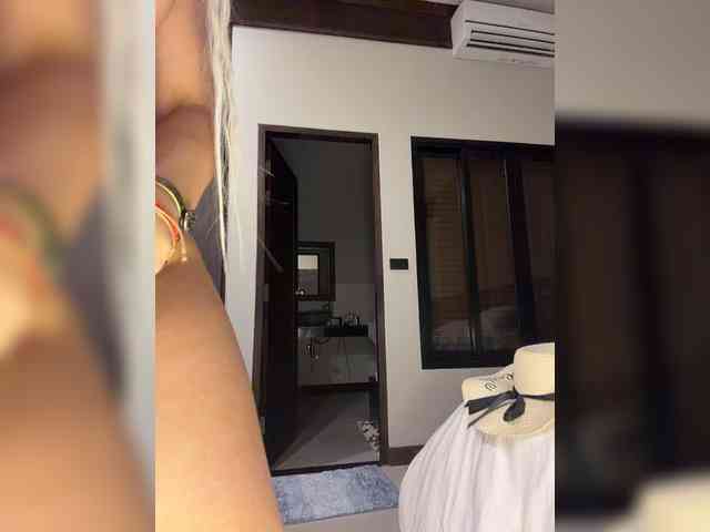 Sonya-Love webcam