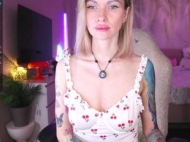 Break-me-Shake-me's BongaCams show and profile