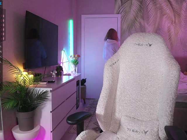 Break-me-Shake-me's BongaCams show and profile