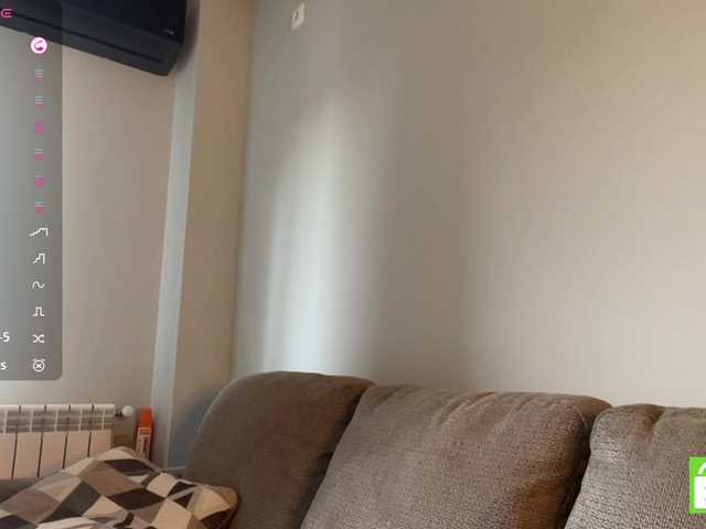 TyeshaDirksen live cam on BongaCams