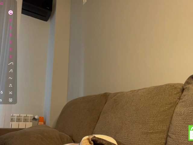 TyeshaDirksen live cam on BongaCams