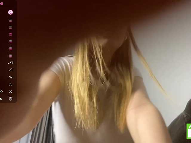 TyeshaDirksen live cam on BongaCams