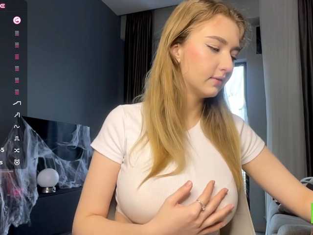 TyeshaDirksen live cam on BongaCams