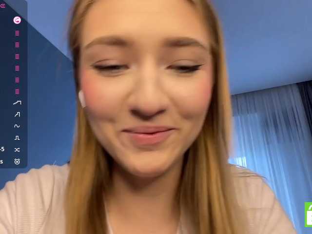 TyeshaDirksen live cam on BongaCams