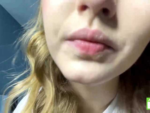 TyeshaDirksen live cam on BongaCams