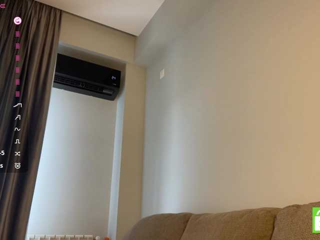 TyeshaDirksen live cam on BongaCams