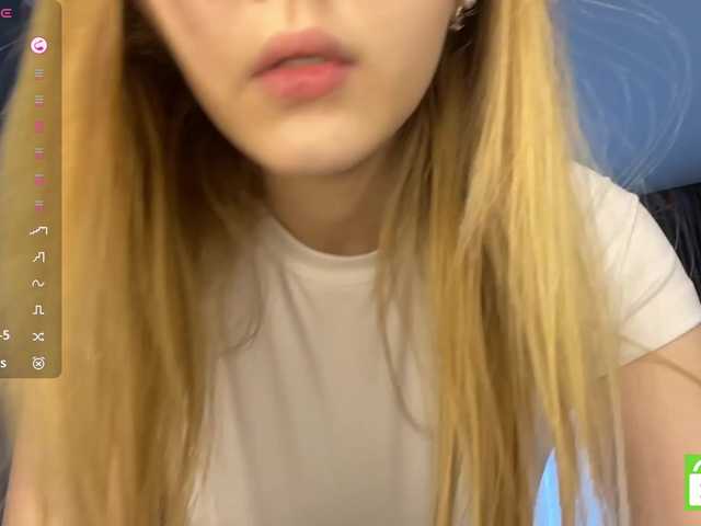 TyeshaDirksen live cam on BongaCams