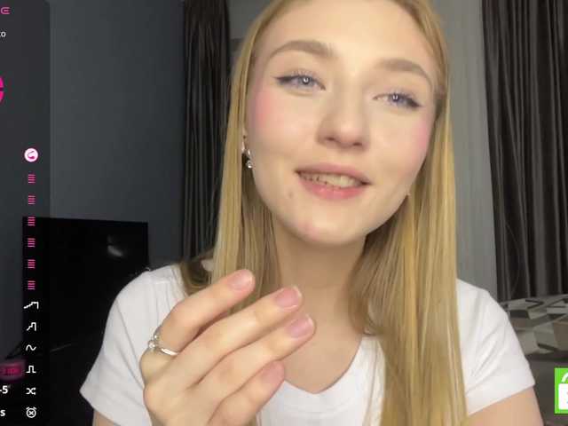 TyeshaDirksen live cam on BongaCams