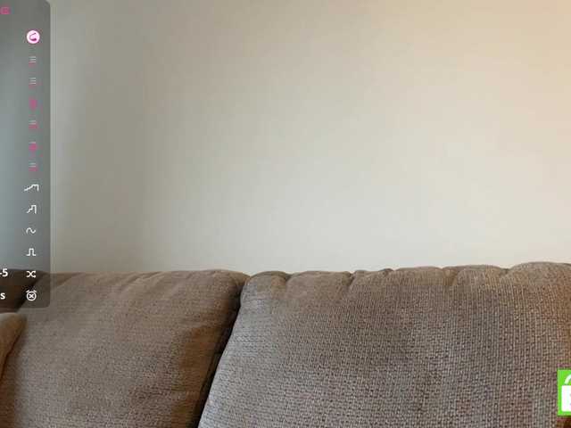 TyeshaDirksen live webcam show