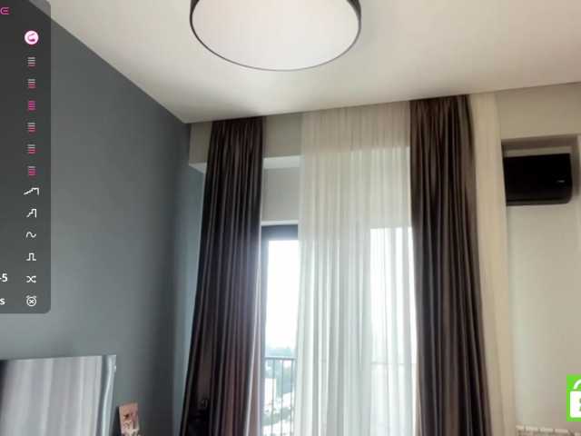 TyeshaDirksen live cam on BongaCams