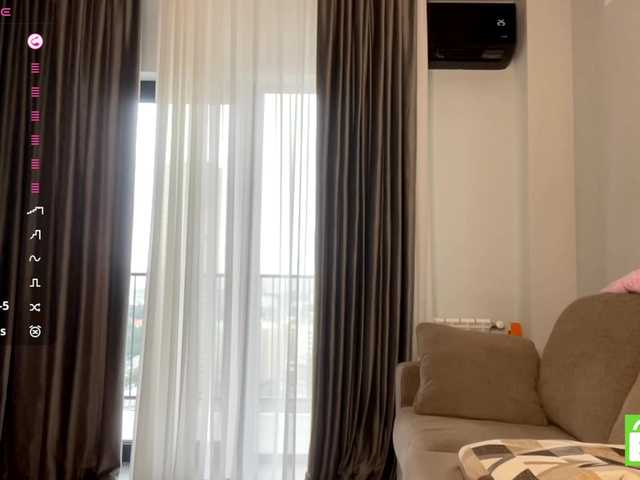 TyeshaDirksen live cam on BongaCams