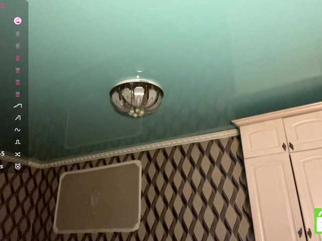 TyeshaDirksen live cam on BongaCams